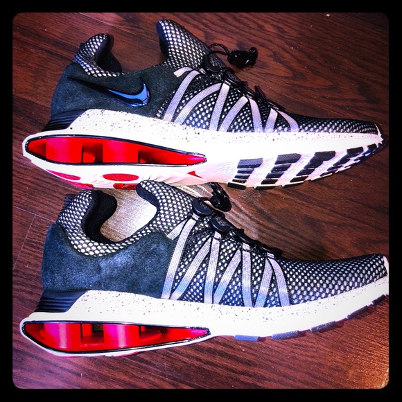 nike shox gravity black sail